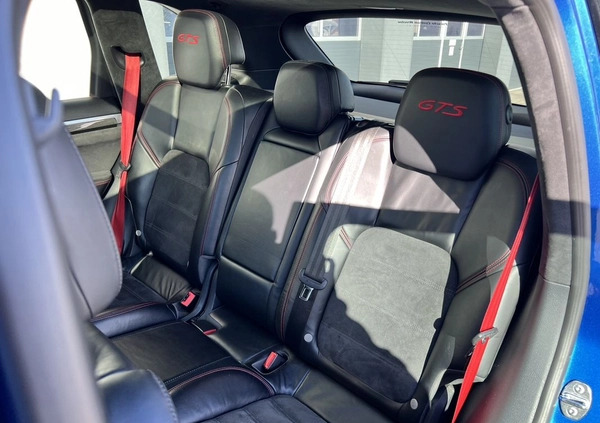 Porsche Cayenne cena 239000 przebieg: 150000, rok produkcji 2017 z Koszalin małe 301